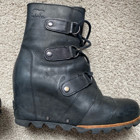 Sorel Women's Black Wedge Boots | Sz 7 - Picture 10 of 13